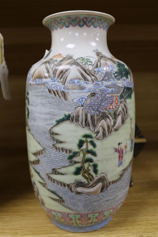 A Chinese famille rose vase and box H.26.5cm